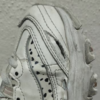 Kısa Sürede Yırtılan Ayakkabıya Değişim Reddi Mağduriyeti