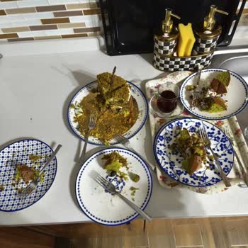 Bayat Ve Bozuk Pasta Satışı Nedeniyle Mağduriyet