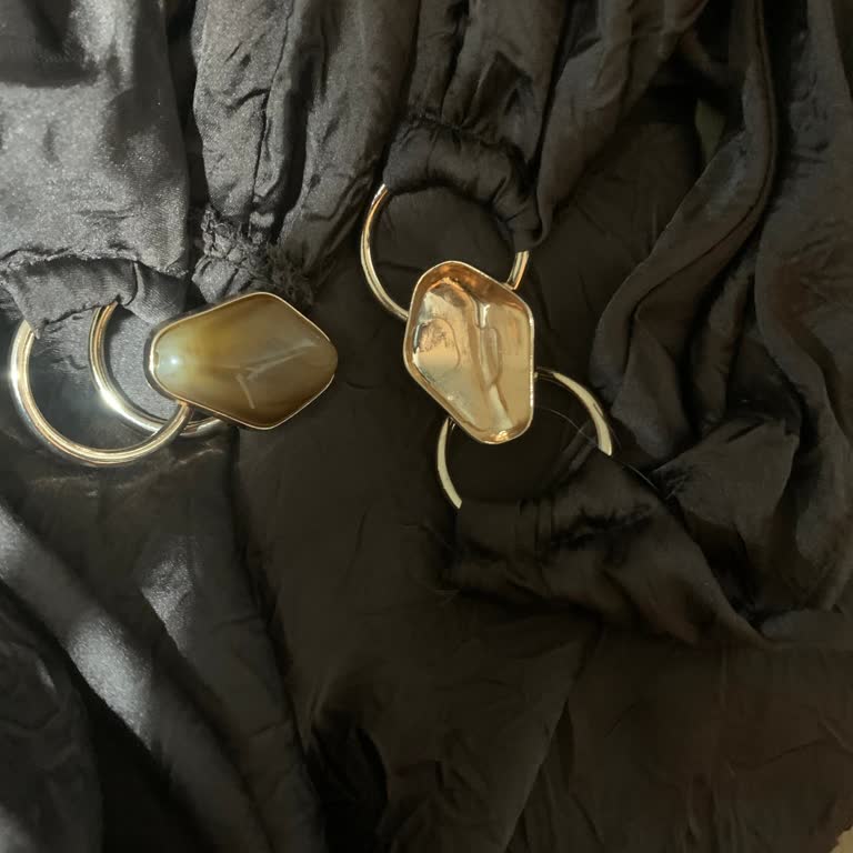 Zara Elbise Siparişimde İki Kez Kırık Toka Sorunu Yaşadım Çözüm Sunulmuyor