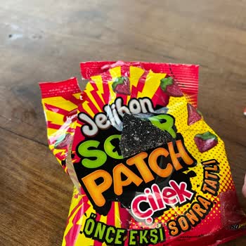 Satın Alınan Jelibonun İçinden Plastik Parça Çıkması Ve Müşteri Hizmetlerine Ulaşılamaması