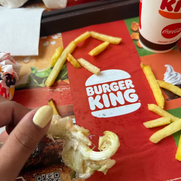 Burgerde Kalın Marul Sapı Sorunu Ve Müşteri Memnuniyetsizliği