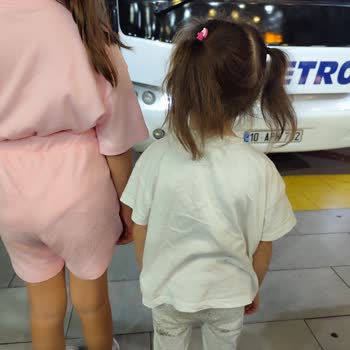 Otobüs Koltuğundaki Yağ Lekesi Nedeniyle Kıyafetlerim Zarar Gördü