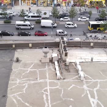 Ercan Burger Restoranın Havalandırmasından Gelen Koku Ve Gürültüden Rahatsızlık!