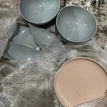 Kırık Ürünler Ve İlgisiz Müşteri Hizmetleri Nedeniyle Mağduriyet