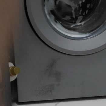 Çamaşır Makinesinin Dış Kasasında Oluşan Siyah Lekeler Ve Garanti Talebi