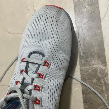 Aldığım Ayakkabının Ön Kısmı Hemen Karardı, Mağduriyetim Giderilmiyor