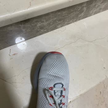 Aldığım Ayakkabının Ön Kısmı Hemen Karardı, Mağduriyetim Giderilmiyor