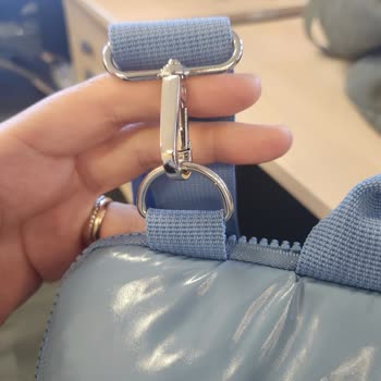 Yeni Alınan Laptop Çantası 1 Günde Askısından Koptu, Müşteri Hizmetlerine Ulaşılamıyor