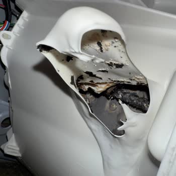 Çamaşır Makinesinde Yangın Riski Ve Yüksek Onarım Ücreti Nedeniyle Mağduriyet