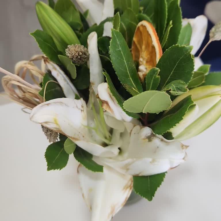 Görselden Farklı Ve Bayat Çiçek Teslimatı Hayal Kırıklığı Yarattı