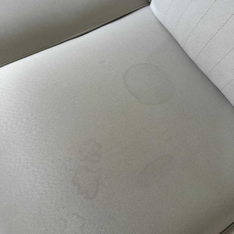 Satışta Vaat Edilen Özelliklerle Gerçek Ürün Uyuşmuyor, Kumaş Leke Tutuyor