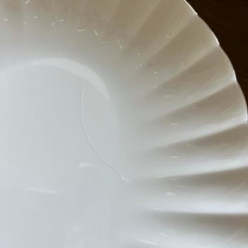 Kırık Ve Lekeli Yemek Takımı, Eksik Ürün Gönderimiyle Mağduriyet