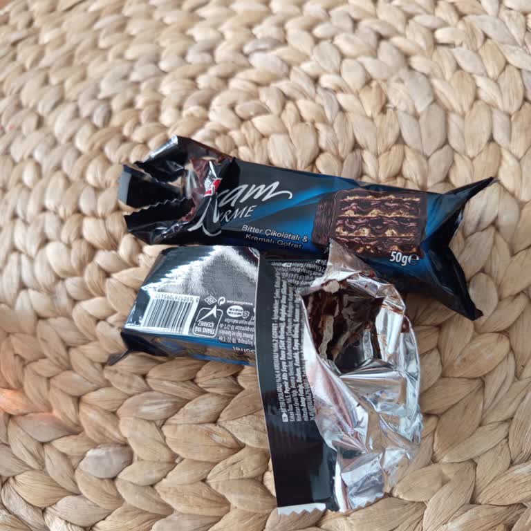 Eti Karam Gurme Gofretlerde Küf Ve Bozulma Nedeniyle Sağlık Riski Ve Güven Kaybı