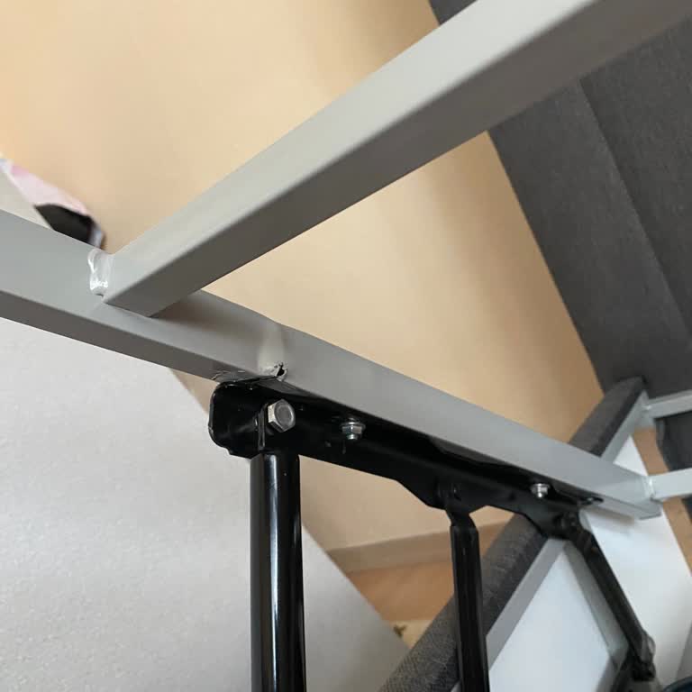 Yataş Baza Demiri Büküldü, Servis Ve Çözüm Yok!