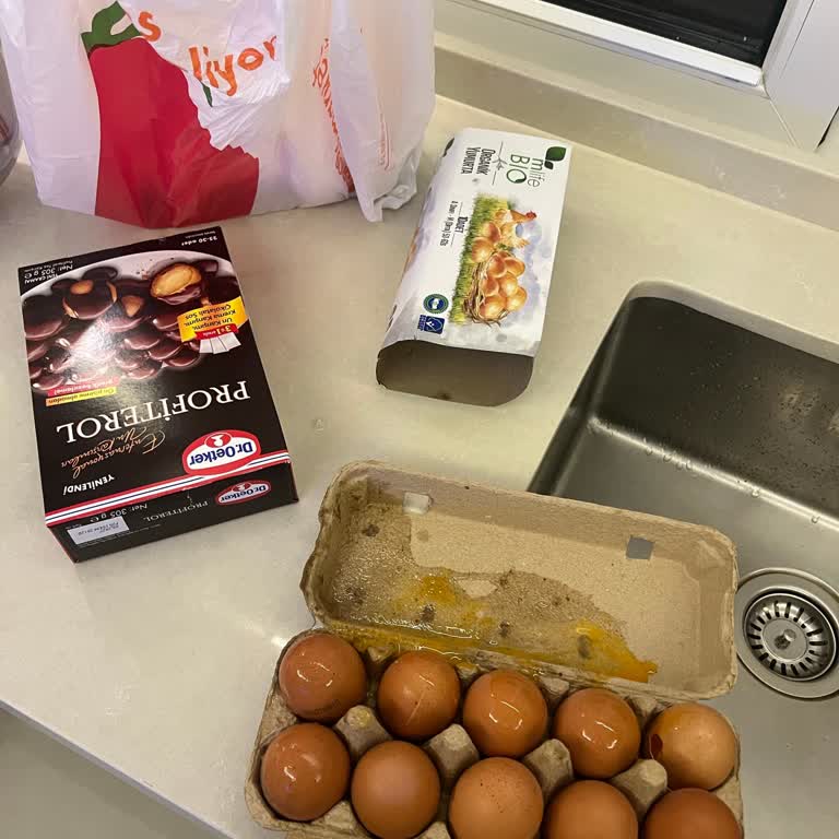 Migros Sanal Markette Kırık Yumurtalar Ve İlgisizlik