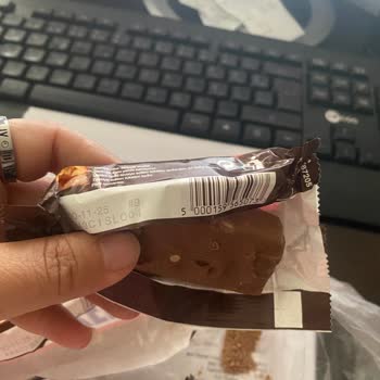 Son Kullanma Tarihi Geçmemiş Snickers Barında Kurt Çıkması Ve Müşteri Hizmetlerinden Yanıtsız Kalma
