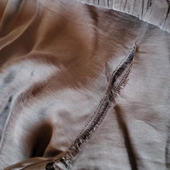 Kısa Sürede Yırtılan Takım Elbise İçin İade Talebi Ve Çözüm Eksikliği