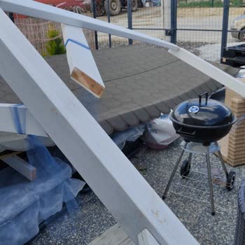 Özel Yapım Garaj Bir Yılda Yıkıldı, Firma İlgisiz Kaldı