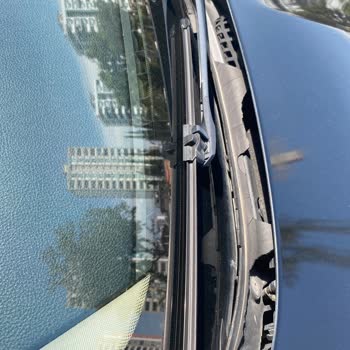 BMW 5 Serisi Ön Cam Izgarası Malzeme Kalitesizliği Mağduriyeti