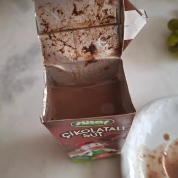 Sütaş Çikolatalı Sütte Jelimsi Parçalarla Karşılaştım