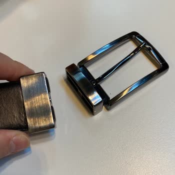 Satın Aldığım Takım Elbisenin Kemer Tokası Kısa Sürede Kırıldı, Mağaza Destek Vermedi