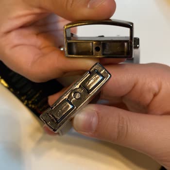 Satın Aldığım Takım Elbisenin Kemer Tokası Kısa Sürede Kırıldı, Mağaza Destek Vermedi