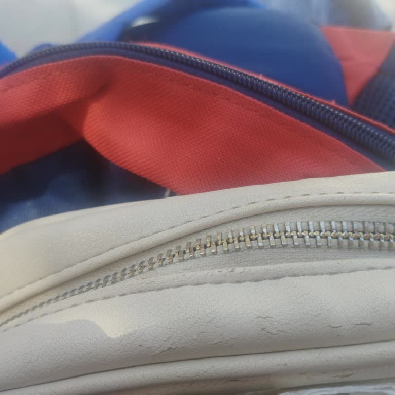 Pull Bear Deri Çantam Kısa Sürede Çatladı Ve Eski Görünüyor