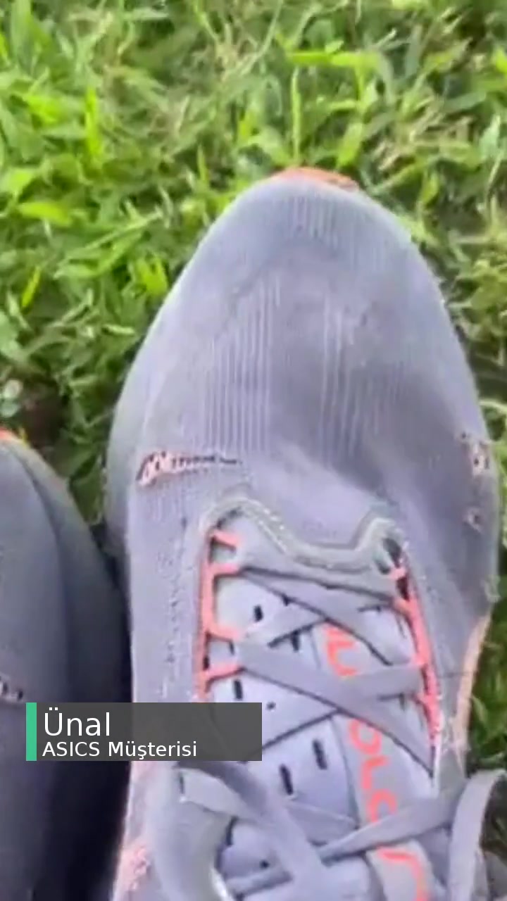 Asics Novablast 5 Spor Ayakkabısı Yırtıldı! videonun kapak resmi