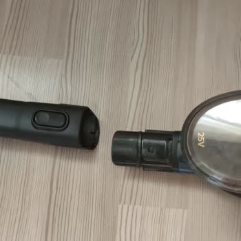 Philips Dikey Süpürgede Sürekli Kırılan Parça Nedeniyle Mağduriyet Ve Değişim Talebi