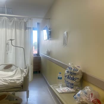 Yetersiz Oda Koşulları, Bilgi Eksikliği Ve Personel Davranışları Nedeniyle Hayal Kırıklığı Yaşadık