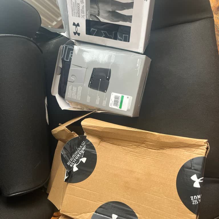 Under Armour Delivered My Order Wet Crushed and Opened