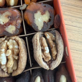 Kapalı Ambalajdan Kurtlu Ve Ağlı Kuruyemiş Çıktı!