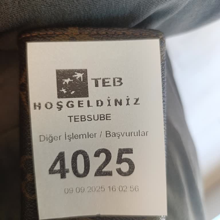 TEB Buca Şubesinde Sürekli Uzayan Sıra Ve Yetersiz Gişe Sorunu