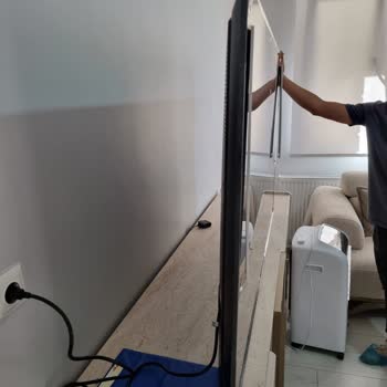 Kırık Gelen Televizyonun Değişimi Reddedildi