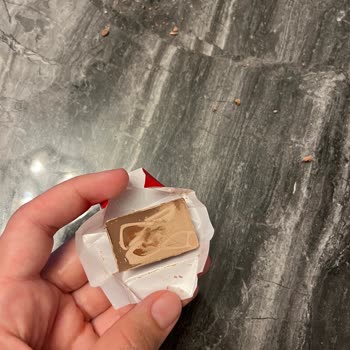 Bozulmuş Ve Tarihi Belirsiz Ülker Napoliten Çikolata Mağduriyeti