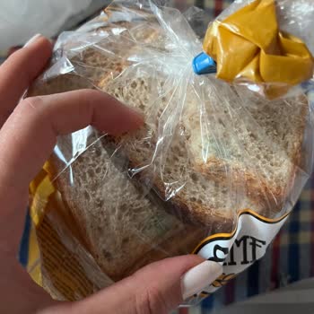 Yeni Alınan Ekmeklerin Küflü Çıkması Hayal Kırıklığı Yarattı