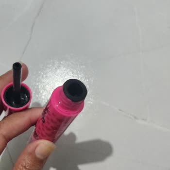 Yeni Alınan Rimelin Fırçası Ambalajdan Çıkmadı