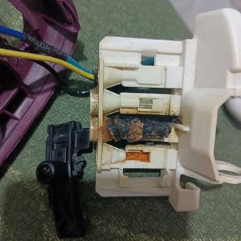 Tefal Ütüde Yanık Parça Nedeniyle Sigorta Attı, Parça Bilgisi Ve Destek Bekliyorum