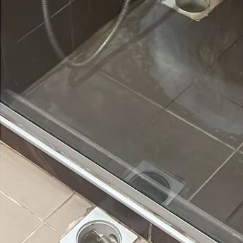 Vav Hotel Kuşadası’nda Kötü Hijyen, Koku Ve İade Sorunu: Mağduriyetimin Giderilmesini Talep Ediyorum