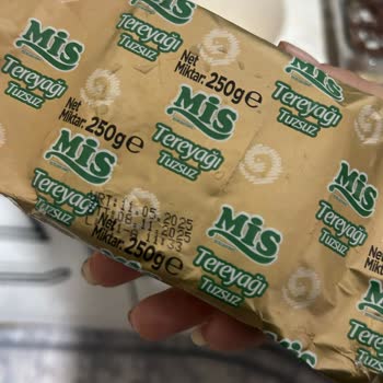 Aldığım Tereyağında Küf Benzeri Siyah Leke İle Karşılaştım, Mağduriyetimin Giderilmesini İstiyorum