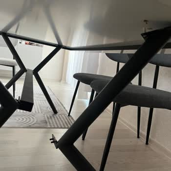 Satın Aldığım Yemek Masası İlk Kullanımda Bozuldu, Servisten Uzun Süre Dönüş Alamadım