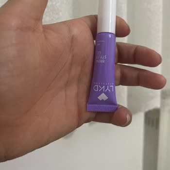 Kaş Sabitleyici Jel Kaşlarda Beyazlık Bırakıyor Ve İşlevini Yerine Getirmiyor