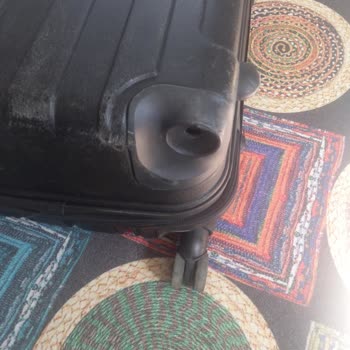 Uçuş Sonrası Valiz Hasarı ve Yetersiz Destek Hakkında Şikayet