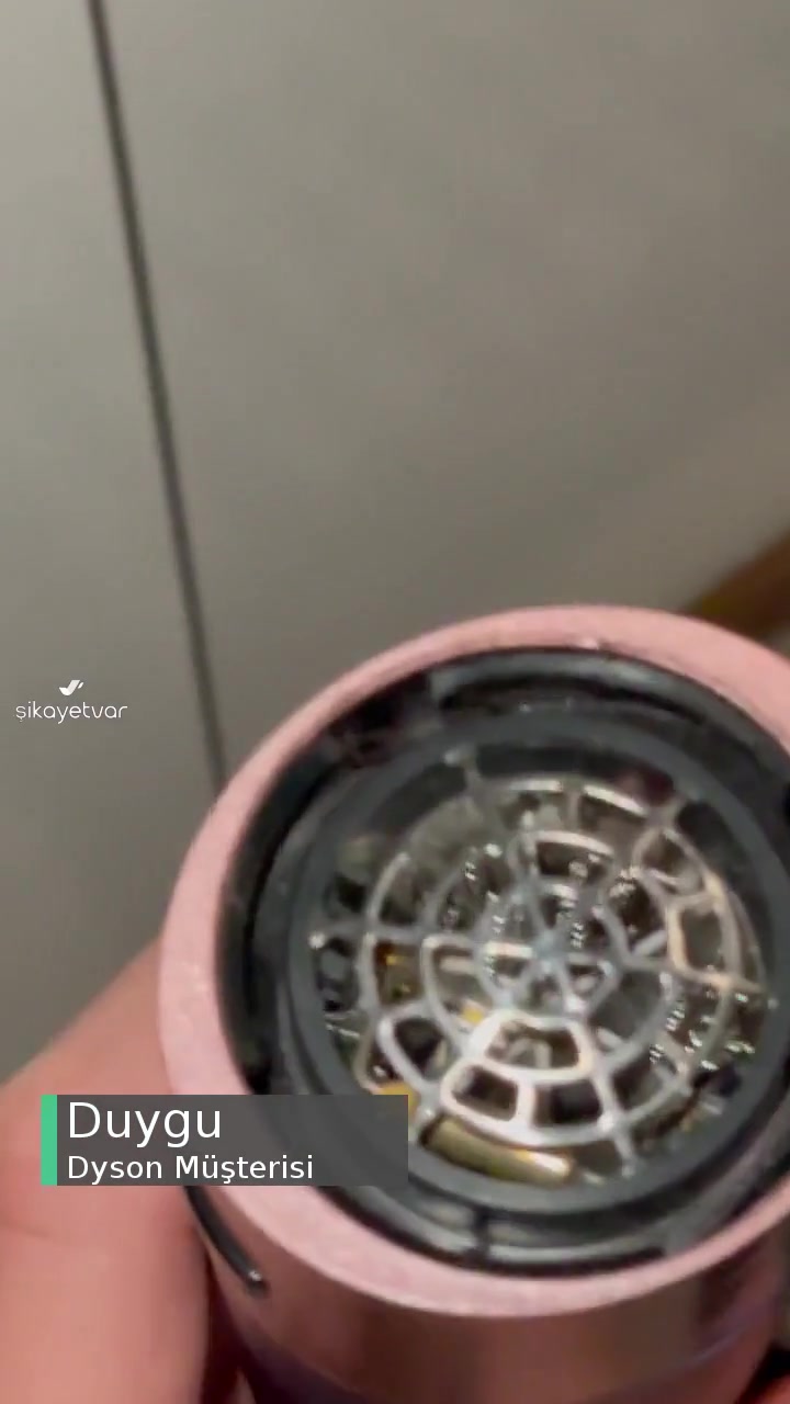 Dyson Başlık Takma Tırnakları Erimiş videonun kapak resmi