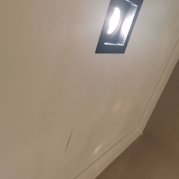 Ebeveyn Banyosunda Sürekli Su Sızıntısı Ve YB Yapı'nın İlgisizliği