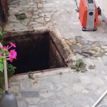 Avcılar'da Kanalizasyon Taşması Nedeniyle Sağlık Riski Ve Mağduriyet