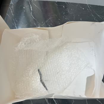 Yüksek Fiyatlı Parfüm Seti Özensiz Paketleme Ve Hasarlı Teslimatla Geldi