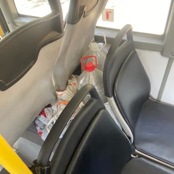 Manisa 21 Numaralı Otobüslerde Sürekli Kirlilik Ve Kötü Koku Sorunu