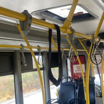 Manisa 21 Numaralı Otobüslerde Sürekli Kirlilik Ve Kötü Koku Sorunu