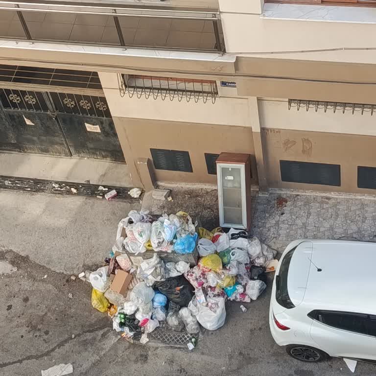 Kazım Karabekir Mahallesi’nde Çöpler 4 Gündür Toplanmıyor, Sağlık Riski Artıyor